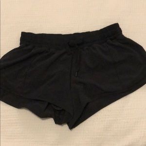 Lululemon shorty Hot Shorts Size 8